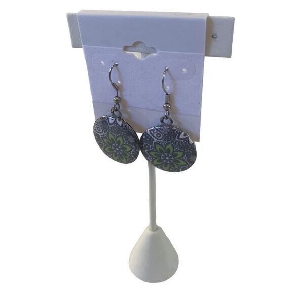 Lightweight button shaped blue & green colored earrings. - Picture 5 of 7